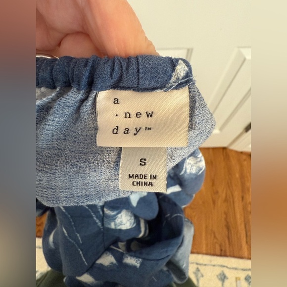 A New Day Blue and White Flutter Sleeve Sundress Size Small - Picture 9 of 12